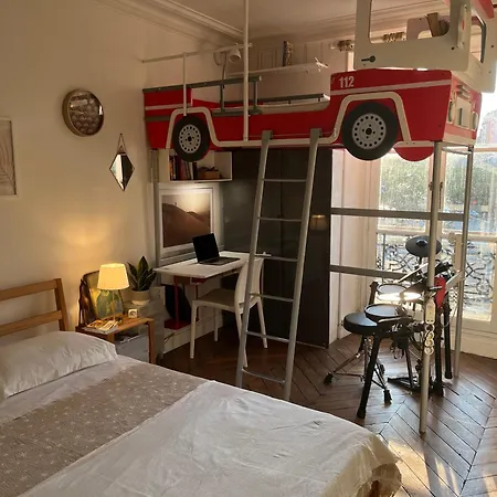 Charming Flat, Saint-germain & Luxembourg شقة *